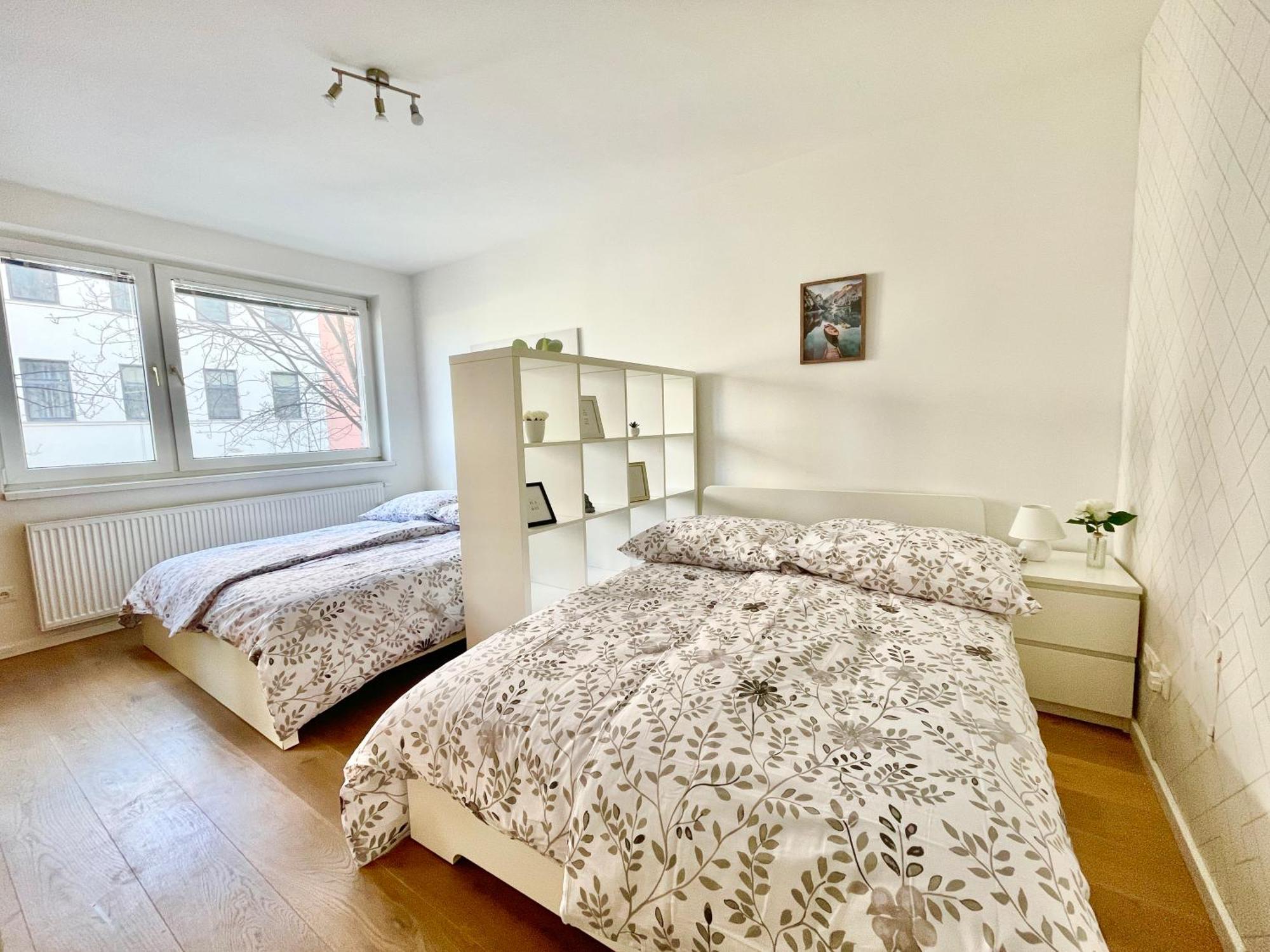 Long - - Balcony Apartment *