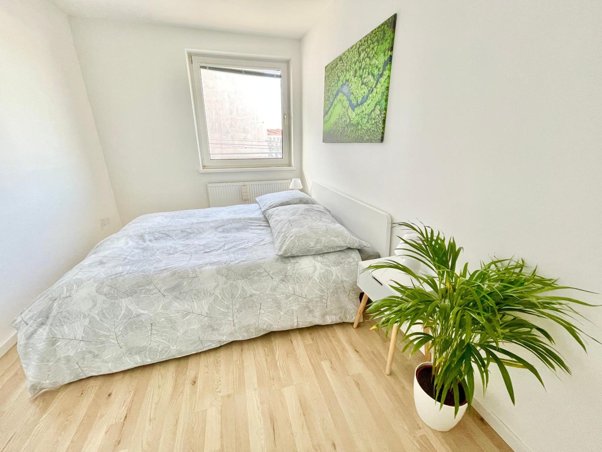 Long - - Balcony Apartment *